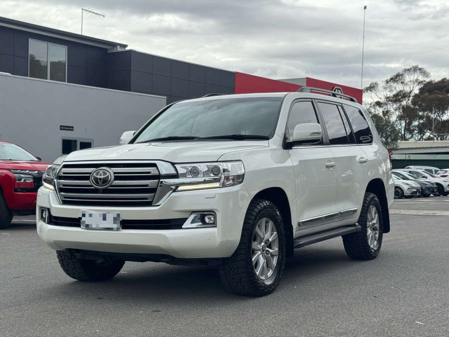 2017 Toyota LandCruiser VDJ200R Sahara SUV Image 9