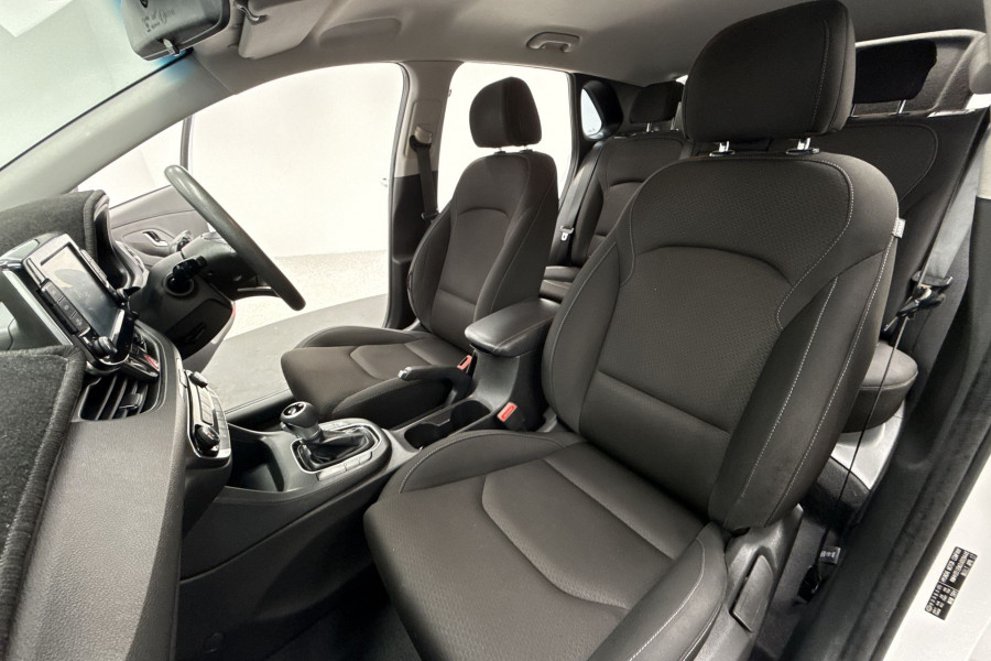 2017 MY18 Hyundai i30 PD Active Hatch Image 12