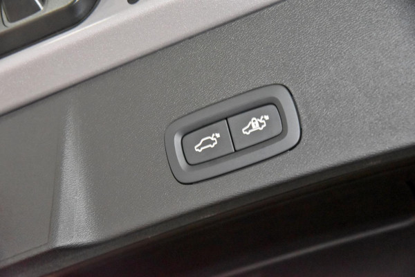 2025 MY26 Volvo XC40 XZ Plus B4 SUV Image 7