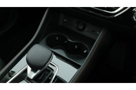 2025 MG HS AS33 Essence SUV