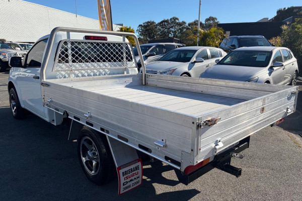 2015 Isuzu D-MAX  SX Cab Chassis Image 8