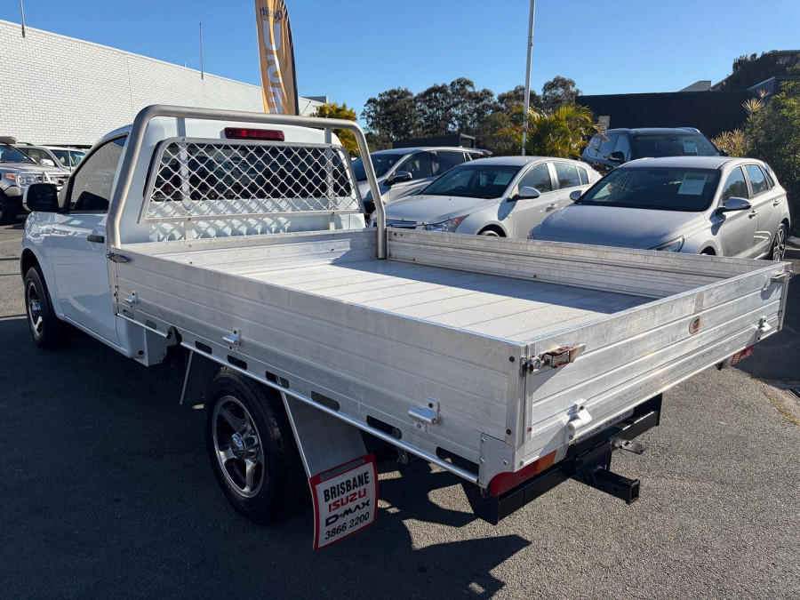 2015 Isuzu D-MAX  SX Cab Chassis Image 8