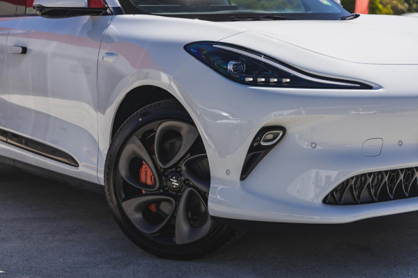 2025 MG IM6 S12L Platinum SUV Image 2