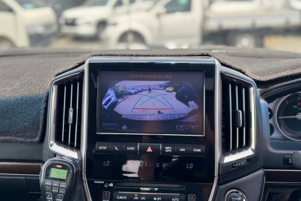 2019 Toyota LandCruiser VDJ200R VX SUV Image 22