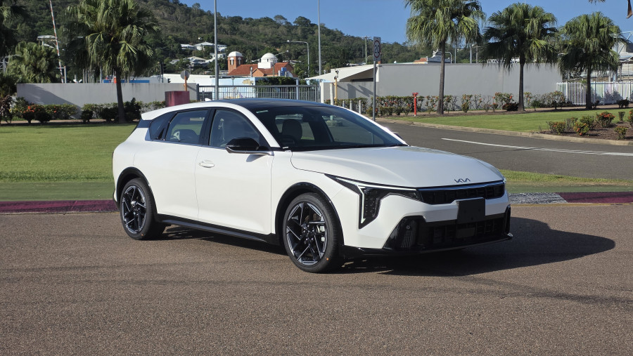 2025 MY26 Kia K4 CL4m GT-Line Hatch Image 1