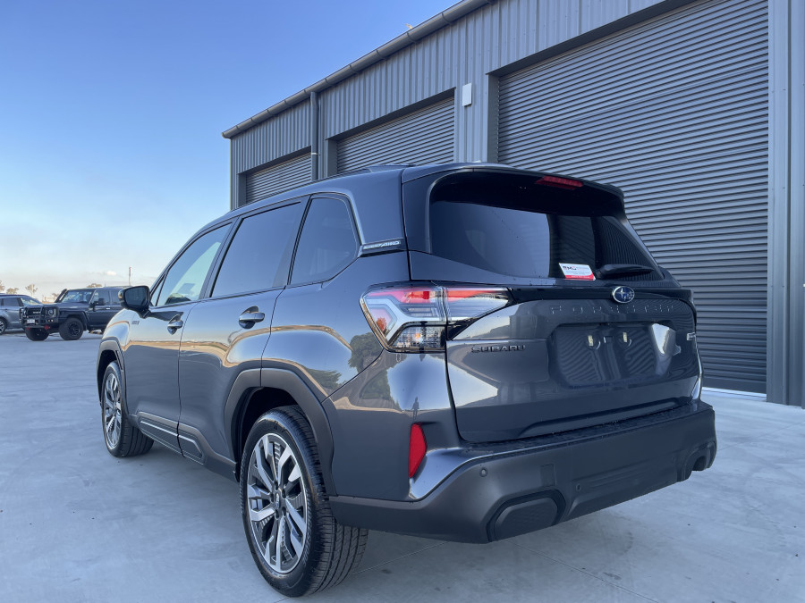 2026 Subaru Forester S6 Hybrid Touring SUV Image 6