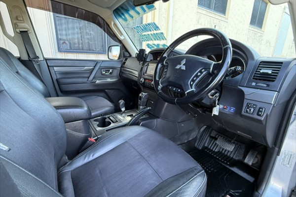 2013 MY14 Mitsubishi Pajero NW VR-X SUV Image 10