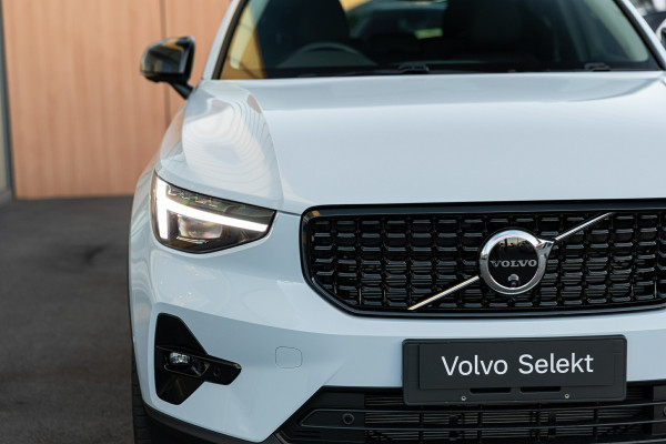 2025 MY26 Volvo XC40 XZ Ultra B4 Dark SUV Image 11