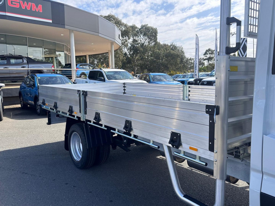2025 MY24 LDV Deliver 9  XLWB Cab Chassis Image 12