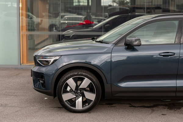 2026 Volvo EX40  Ultra Twin Motor Performance SUV Image 10