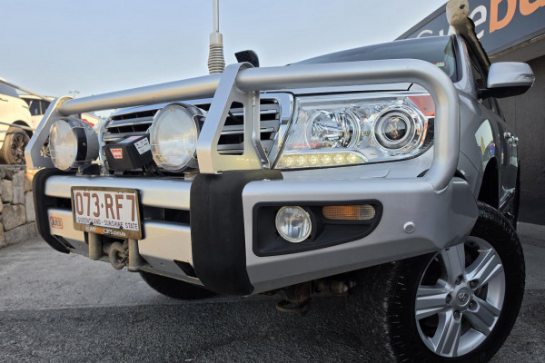 2012 MY10 Toyota LandCruiser VDJ200R Sahara SUV Image 2