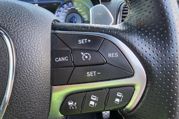 2017 Chrysler 300 LX SRT Sedan Image 25