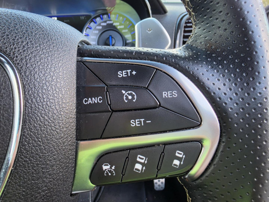 2017 Chrysler 300 LX SRT Sedan Image 25