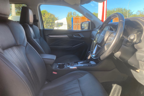 2021 Isuzu MU-X RJ LS-T SUV Image 9