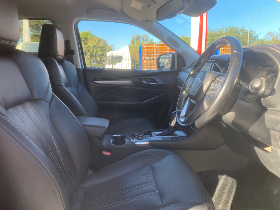 2021 Isuzu MU-X RJ LS-T SUV Image 9