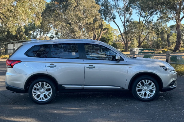 2020 Mitsubishi Outlander ZL ES Wagon Image 5
