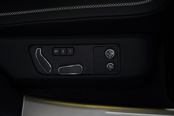 2016 Bentley Flying Spur W12 MULLINER Sedan Image 34