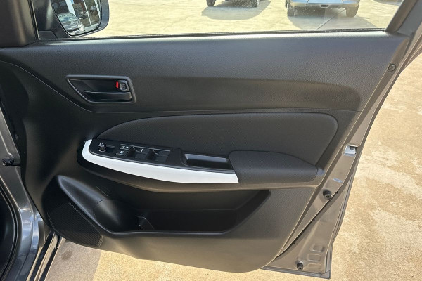 2023 Suzuki Swift AZ Series II GL Hatch Image 5