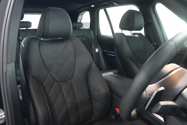 2025 BMW X5 G05 LCI xDrive30d M Sport SUV image 13