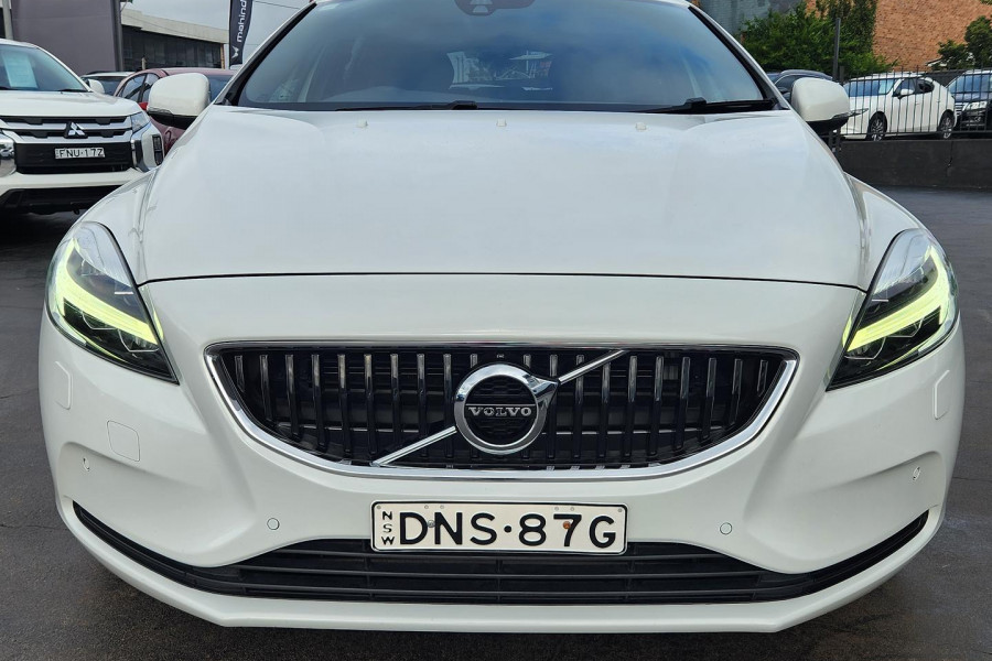 2017 MY16 Volvo V40 M Series T3 Kinetic Hatch Image 8