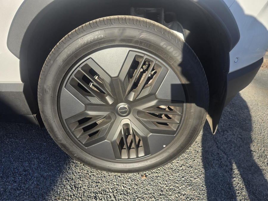 2026 Volvo EX30 Cross Country  Ultra Twin Motor Performance SUV Image 12