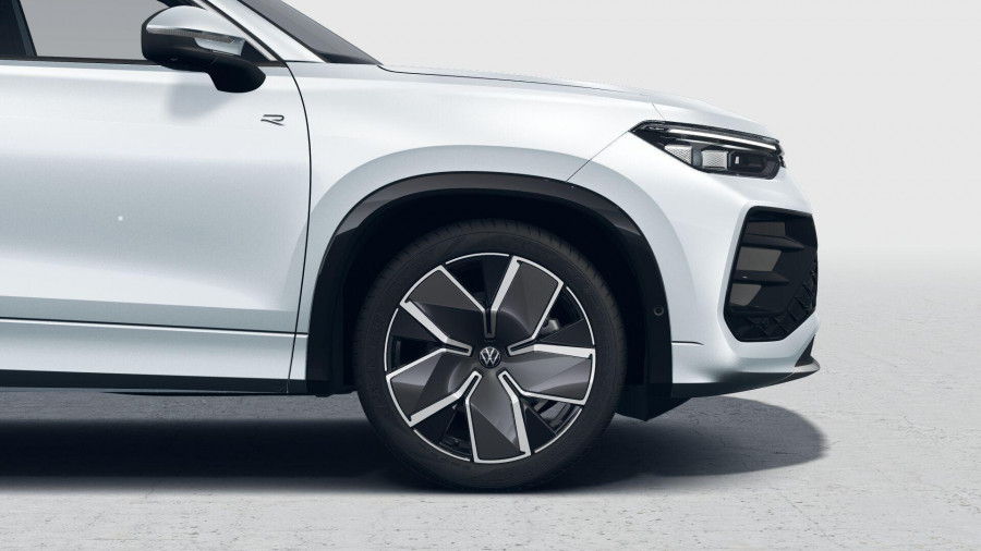 2026 Volkswagen Tayron R4 200TSI eHybrid R-Line SUV Image 6