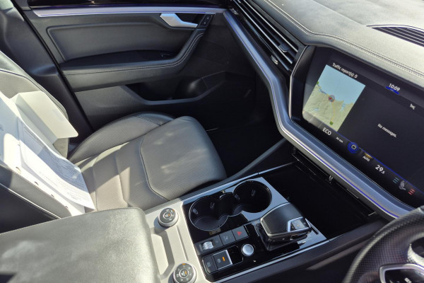2020 MY21 Volkswagen Touareg CR 210TDI R-Line SUV Image 26