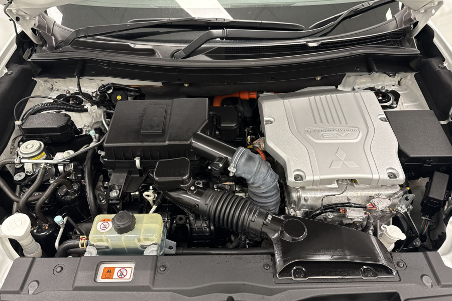 2020 Mitsubishi Outlander ZL PHEV ES SUV Image 10