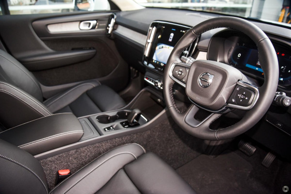 2025 MY26 Volvo XC40 XZ Plus B4 SUV Image 5