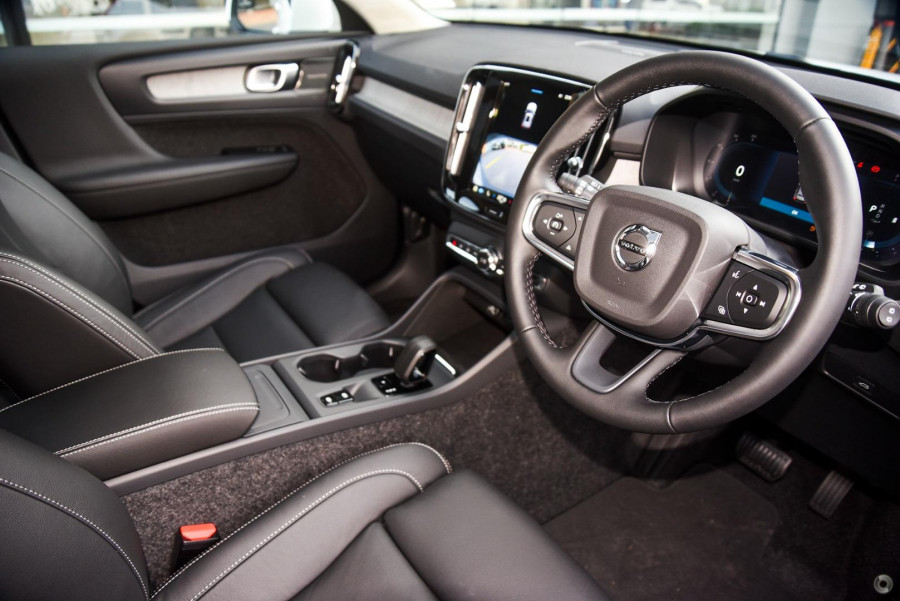 2025 MY26 Volvo XC40 XZ Plus B4 SUV Image 5