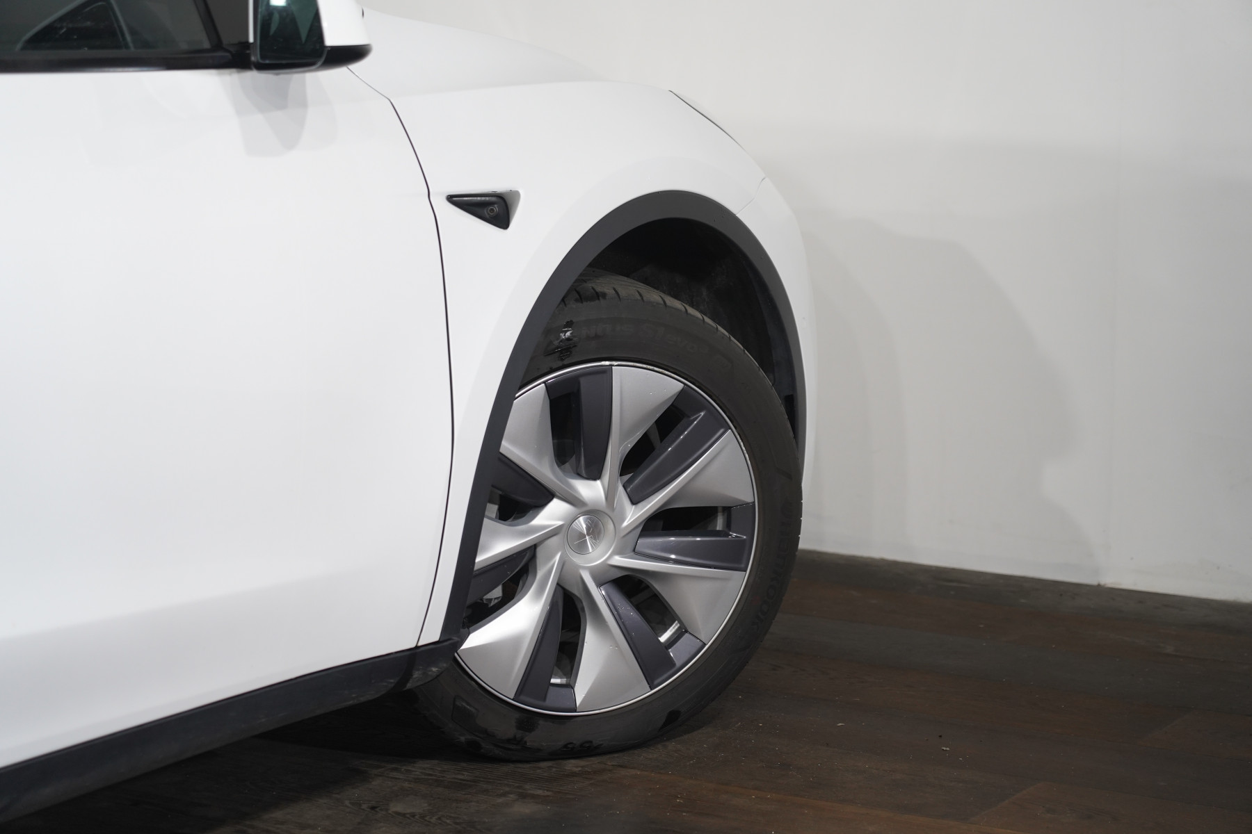 2023 Tesla Model Y Y Rear-Wheel Drive SUV Image 9