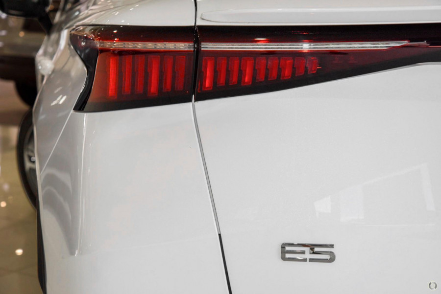 2026 Chery E5  Ultimate SUV Image 8