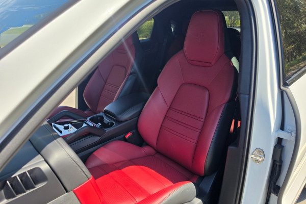 2024 Porsche Cayenne E3 II Tw.Turbo GTS Coupe Image 36