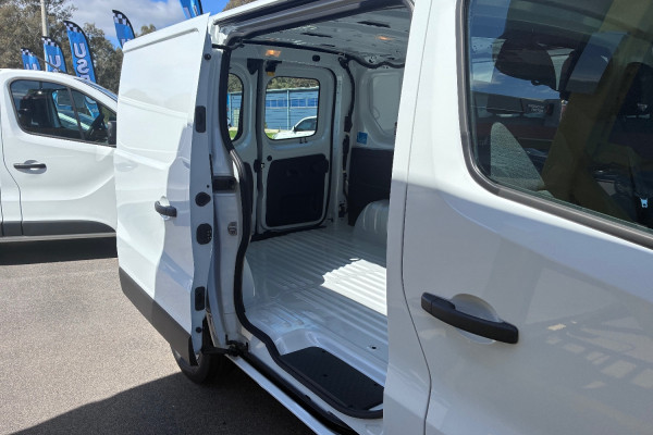 2026 Renault Trafic X82 Pro Van Image 5