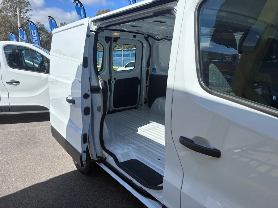 2026 Renault Trafic X82 Pro Van Image 5