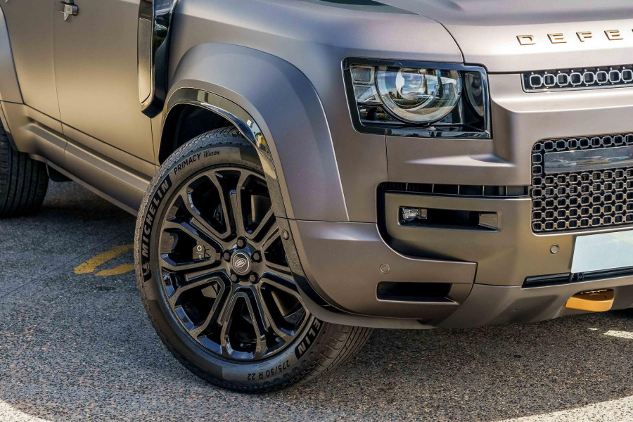 2025 MY25.5 Land Rover Defender L663 110 P635 OCTA SUV