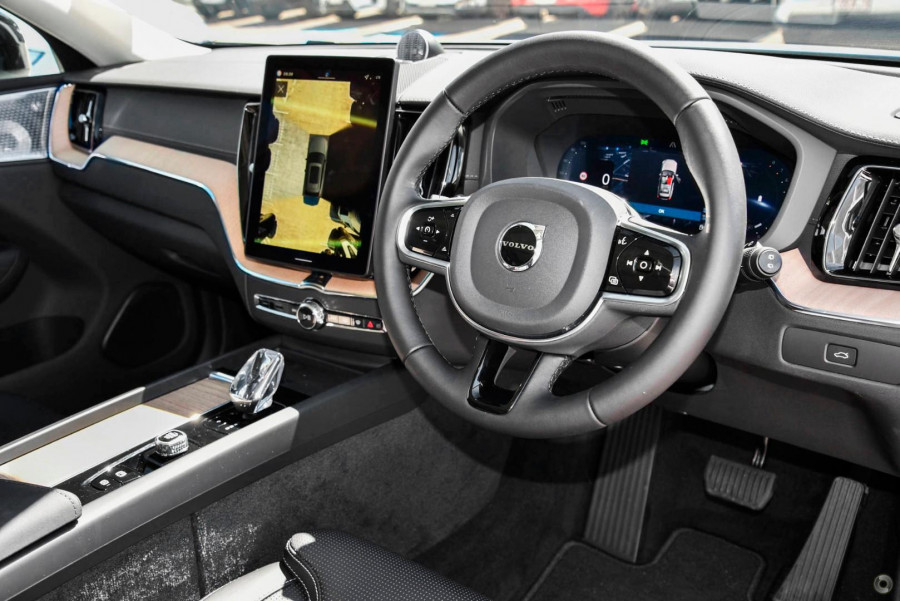 2026 Volvo XC60 UZ Ultra B5 Dark SUV Image 6