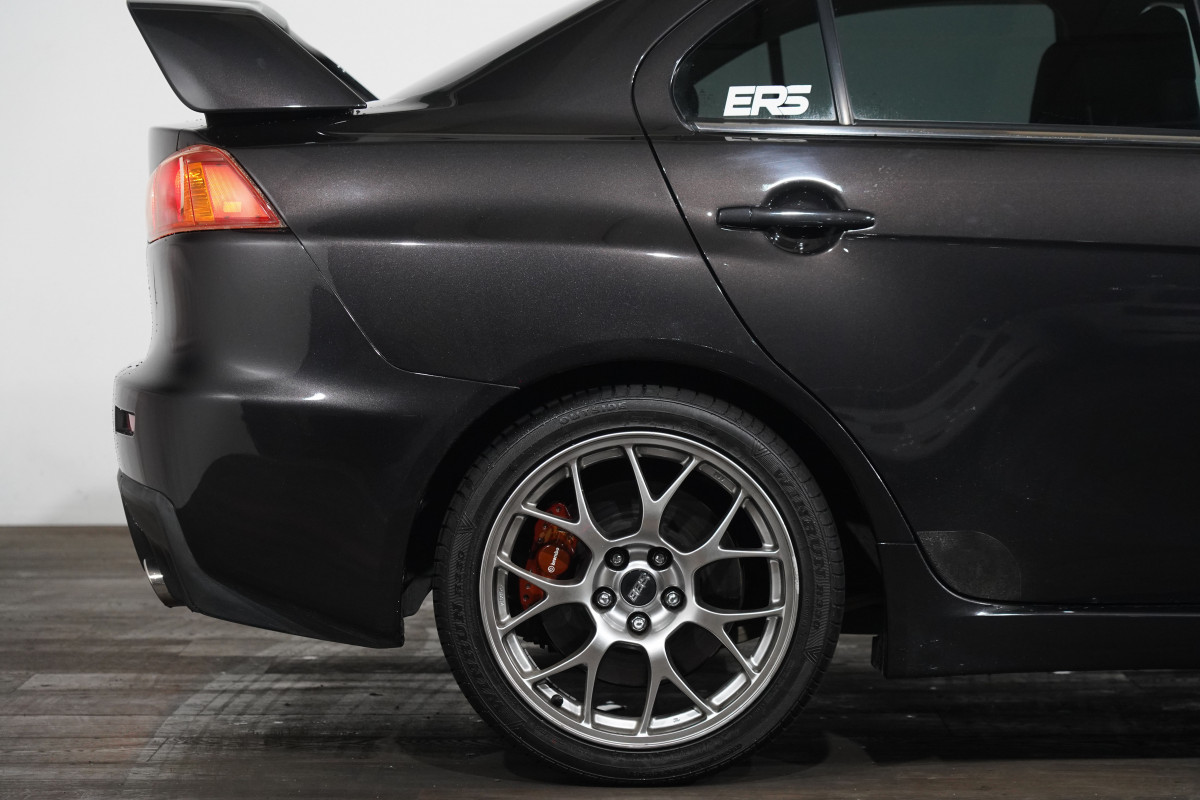 2008 Mitsubishi Lancer Evolution Sedan Image 6