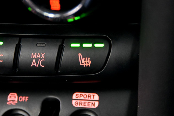 2022 MINI Cooper F55 LCI-2 C Classic Hatch image 18