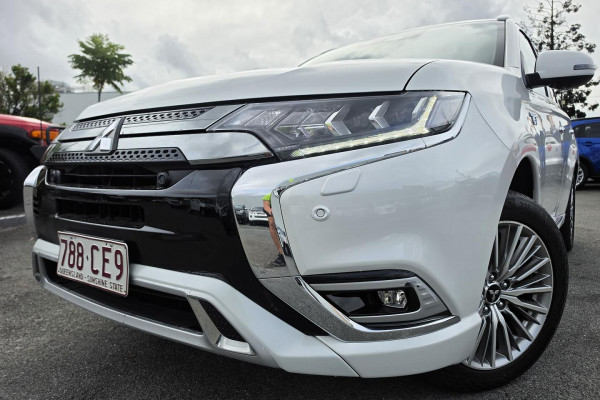 2021 Mitsubishi Outlander ZL PHEV Exceed SUV Image 2