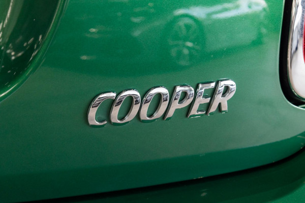 2023 MINI Cooper F55 LCI-2 C Classic Hatch image 18