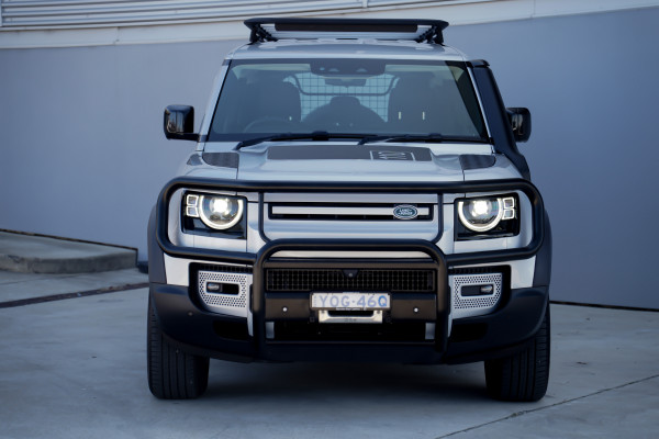 2020 Land Rover Defender L663 SE Wagon