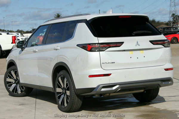 2025 Mitsubishi Outlander ZM Aspire SUV Image 3