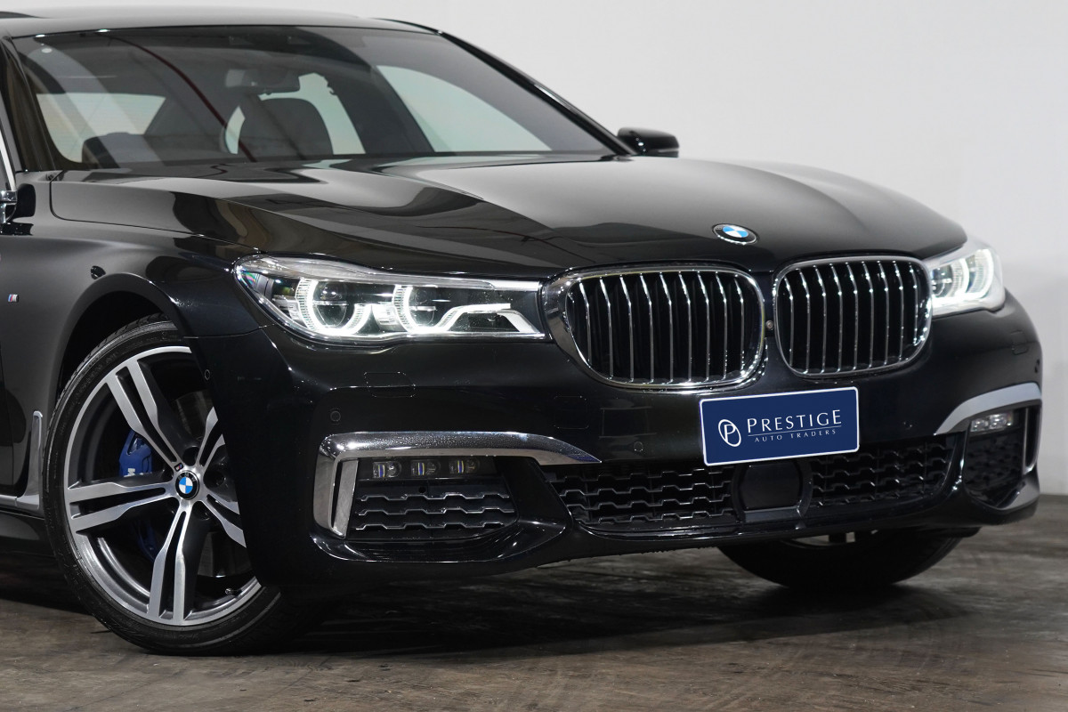 2019 BMW 7 40i M Sport Sedan Image 2