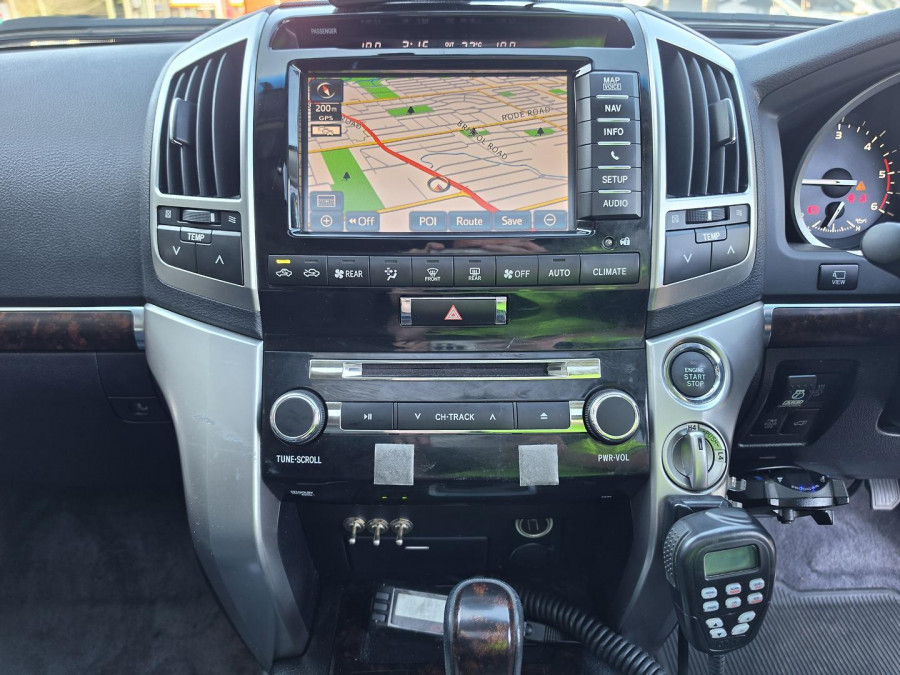 2012 MY10 Toyota LandCruiser VDJ200R Sahara SUV Image 30