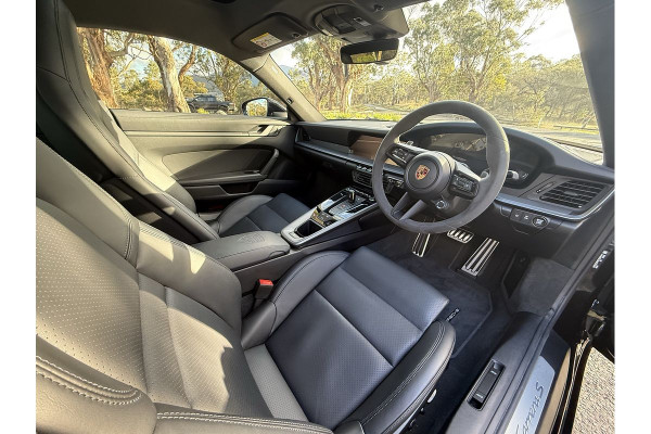 2025 Porsche 911 992 Carrera S Coupe Image 13