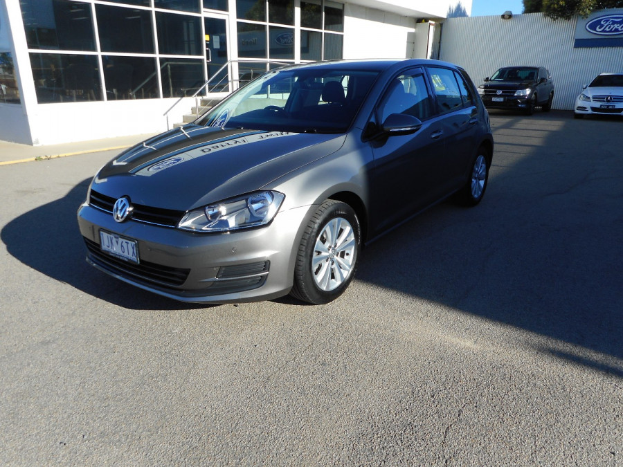 2017 Volkswagen Golf Hatchback Image 4