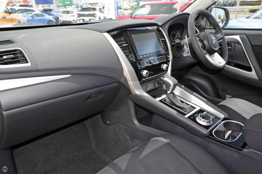 2024 Mitsubishi Pajero Sport QG GLX SUV Image 6