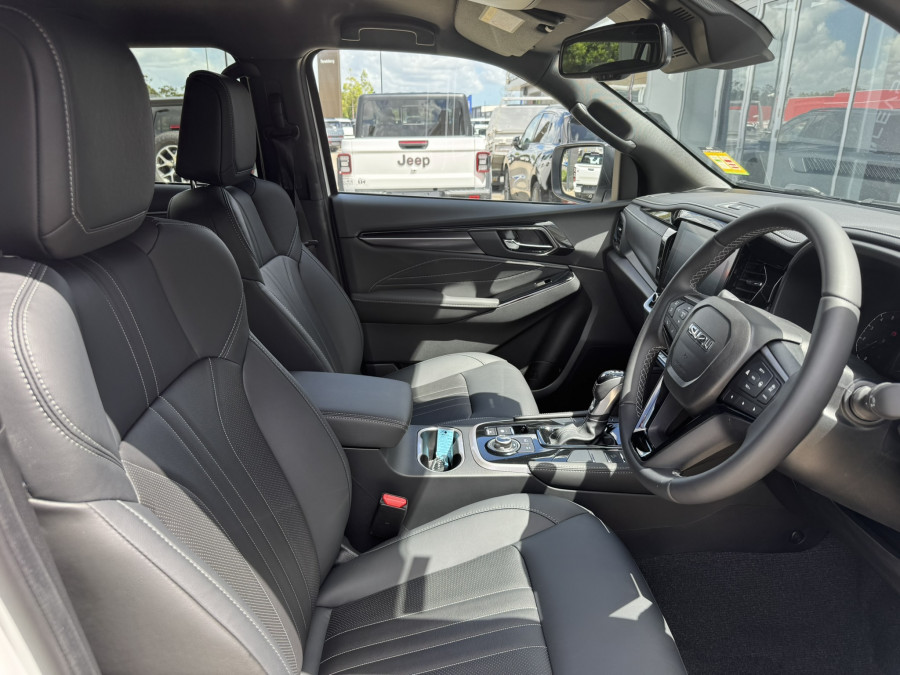 2026 Isuzu MU-X RJ LS-T SUV Image 9