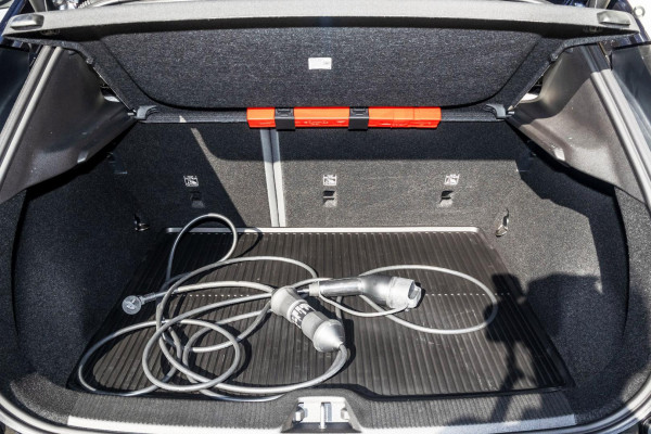 2026 Volvo EX30  Single Motor Extended Range Ultra SUV Image 7